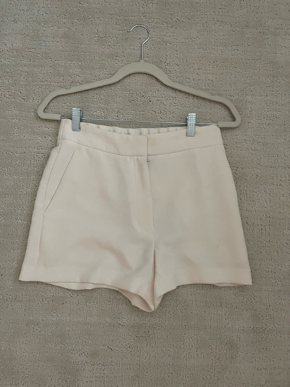 Aritzia crepette birch shorts